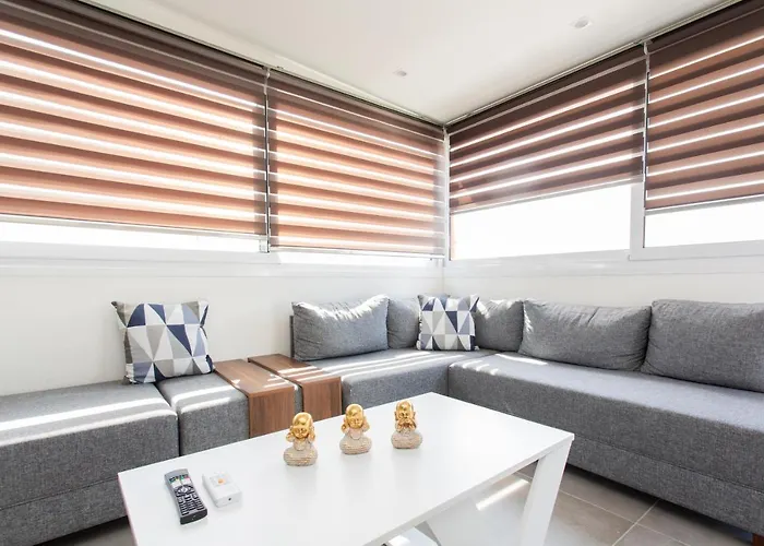 Daire Suggrou Terrace #8 *